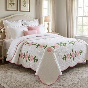 FLORAL APPLIQUÉ BORDER QUILT BLANKET 83x97